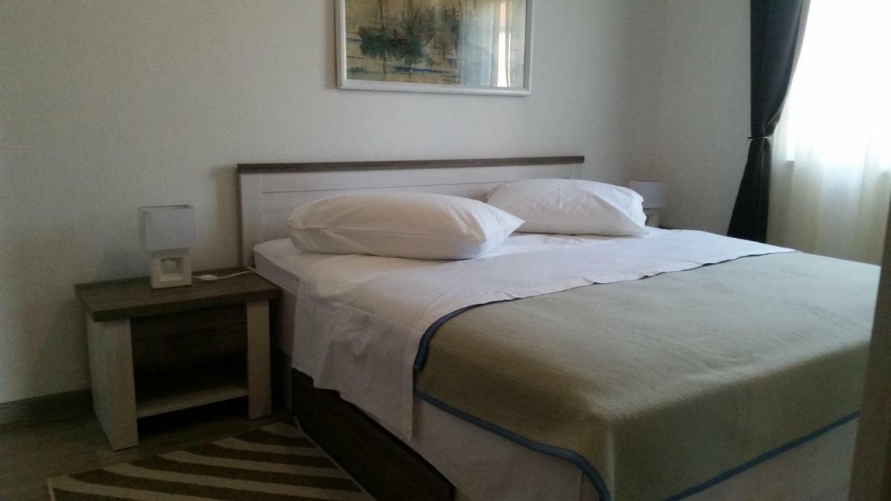 Apartments Anaivana Trogir Exterior photo