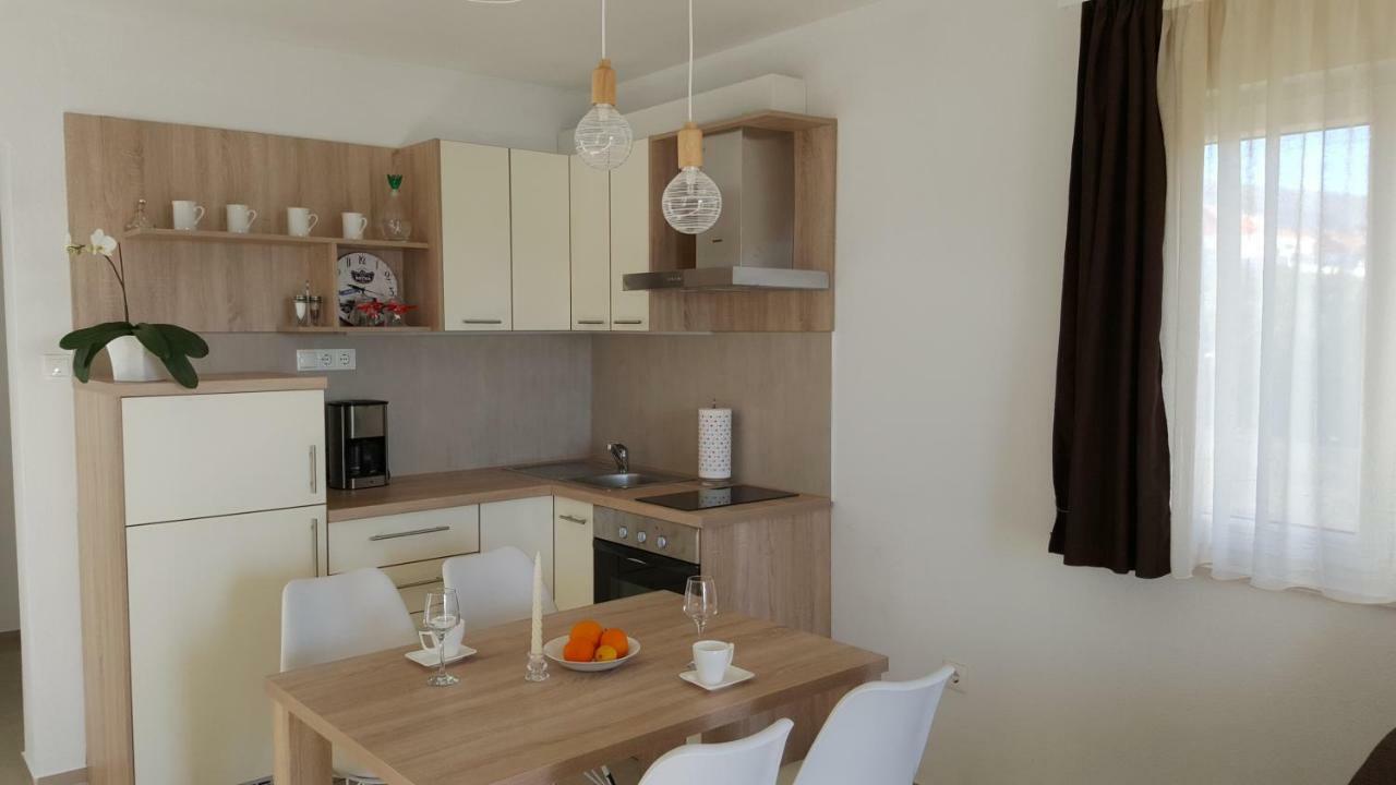 Apartments Anaivana Trogir Exterior photo