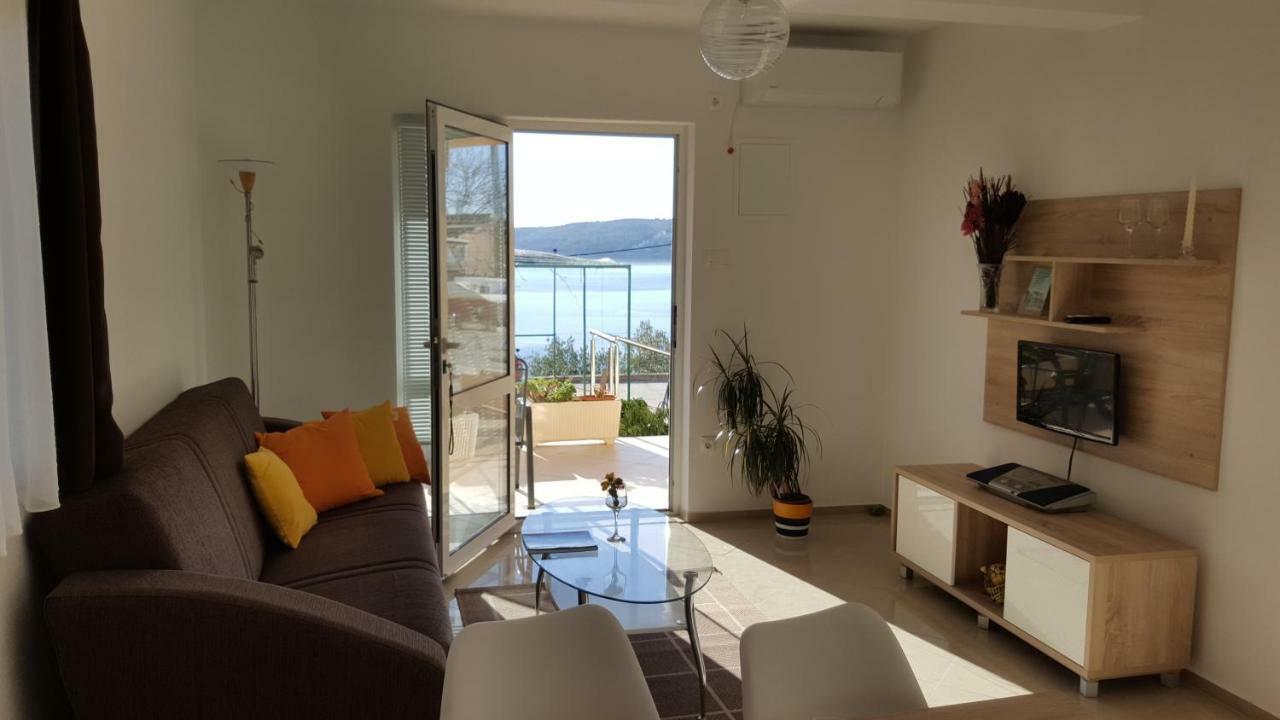 Apartments Anaivana Trogir Exterior photo